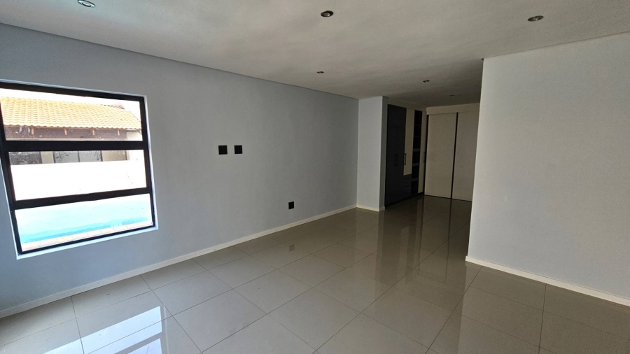 5 Bedroom Property for Sale in Melodie North West